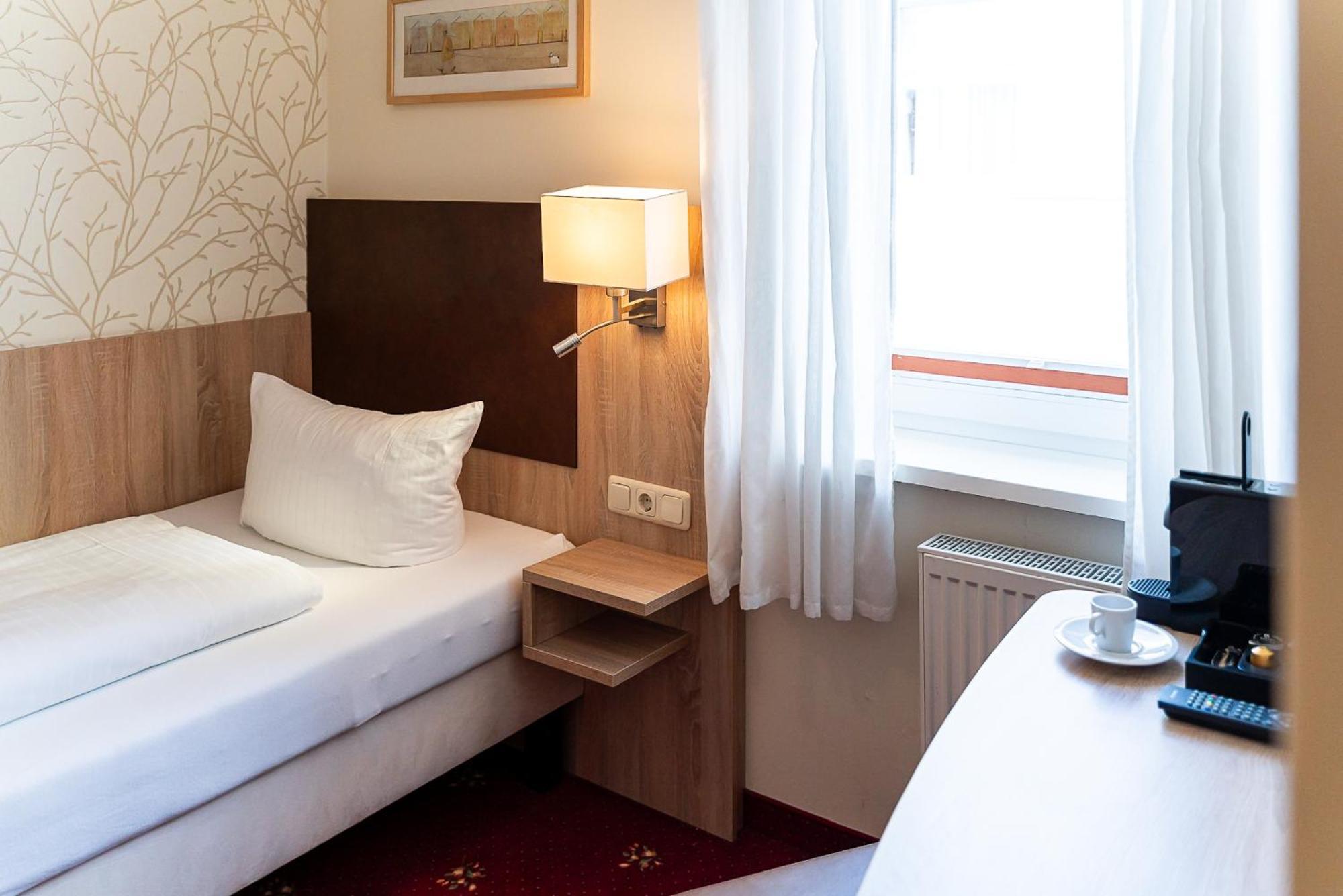 Sleepbeeone Wilhelmshaven Ξενοδοχείο Εξωτερικό φωτογραφία