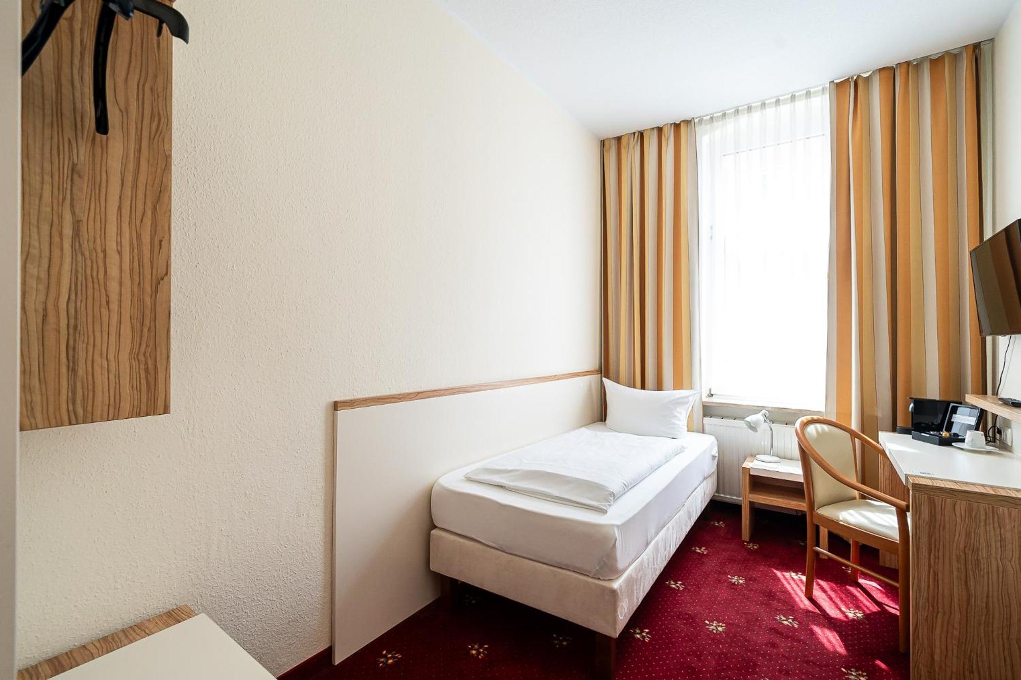 Sleepbeeone Wilhelmshaven Ξενοδοχείο Εξωτερικό φωτογραφία
