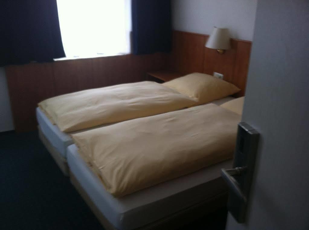 Sleepbeeone Wilhelmshaven Ξενοδοχείο Εξωτερικό φωτογραφία